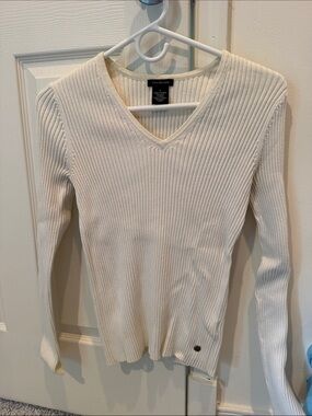 Calvin Klein Jeans Women's Ivory Ribbed V-Neck Sweater